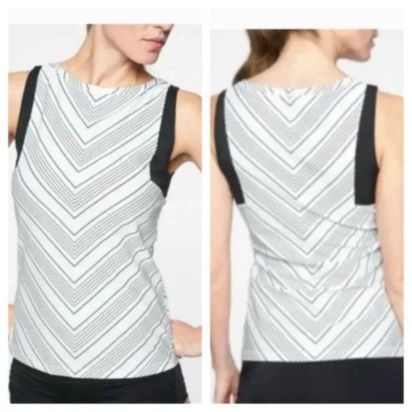 Athleta Chevron Rashguard Swim Top Size Small S UPF 50 Rash Guard Black White - Picture 6 of 6
